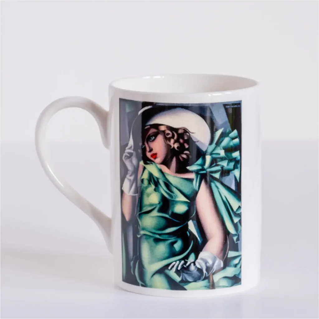 art-everywhere-kubek-dziewczyna-w-zielonej-sukience-tamara-de-lempicka-porcelana-cmielow-01